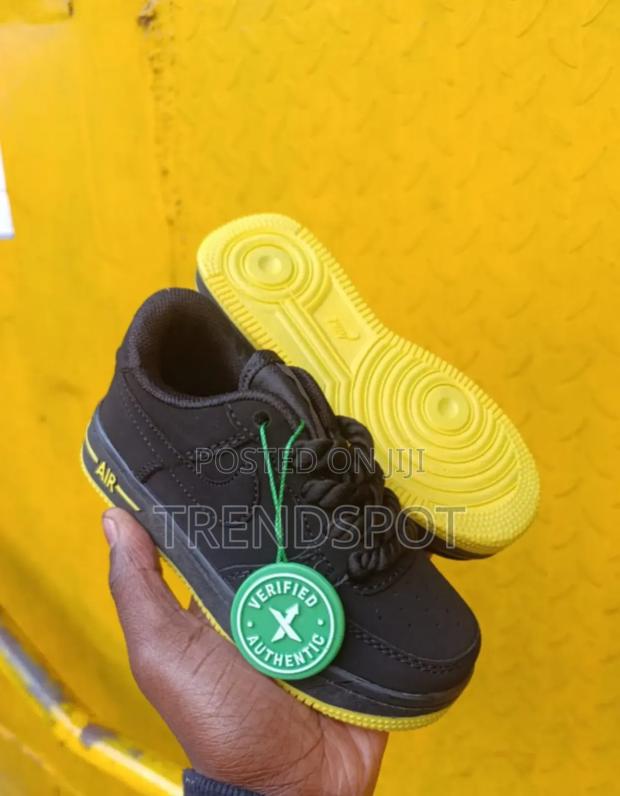 Kids Af1 Suede Chunky
Sizes 25-36
2000/= - thumbnail 2