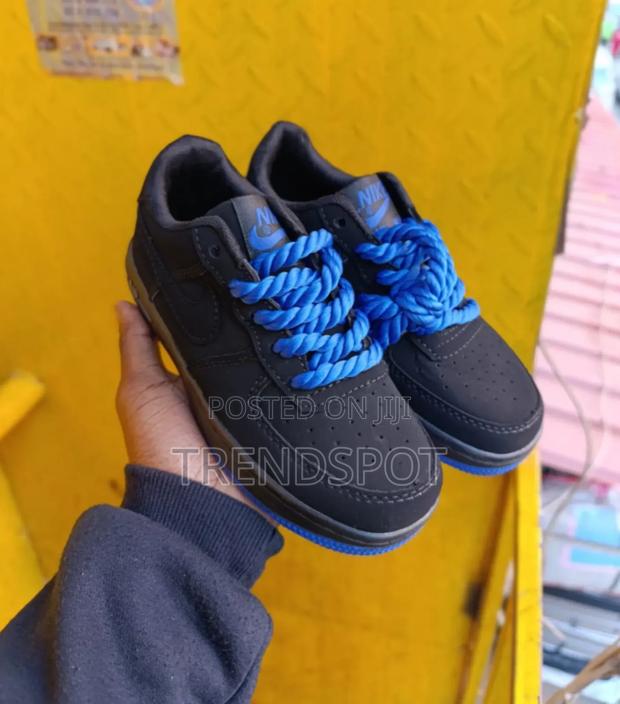 Kids Af1 Suede Chunky
Sizes 25-36
2000/= - thumbnail 2