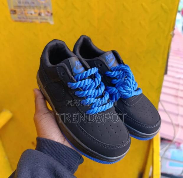 Kids Af1 Suede Chunky
Sizes 25-36
2000/= - thumbnail 3