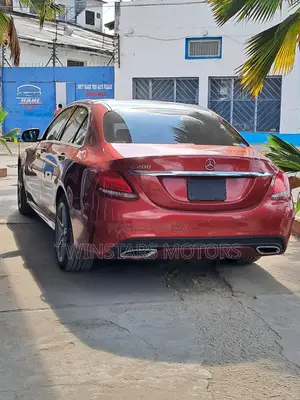 Mercedes-Benz C200 2017 Red