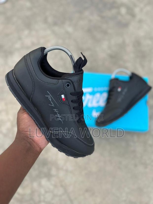 Tommy Hilfiger - thumbnail 3