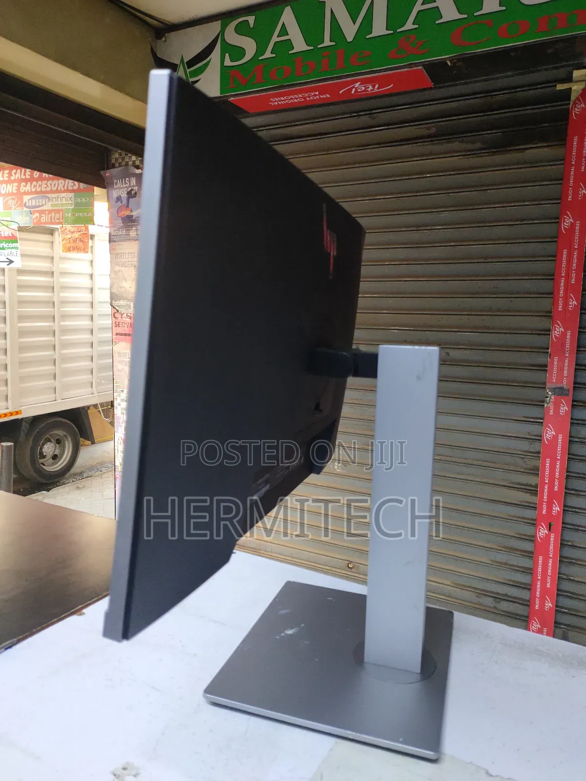 Hp Edge to Edge Monitor 24 Inches Display Size