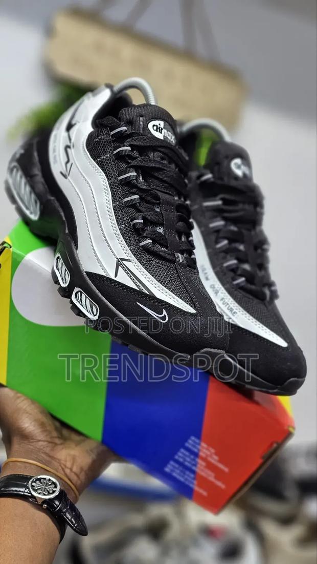 Sketch With the Past 
38/39/40/41/42/43/44/45
 at 3500 - thumbnail 2