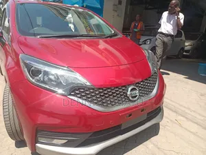 Nissan Note 2018 Red
