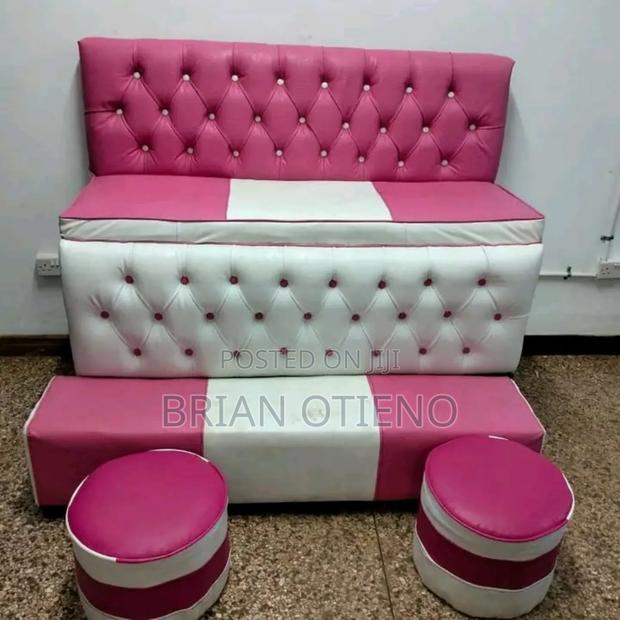 Hooked Pedicures Coach