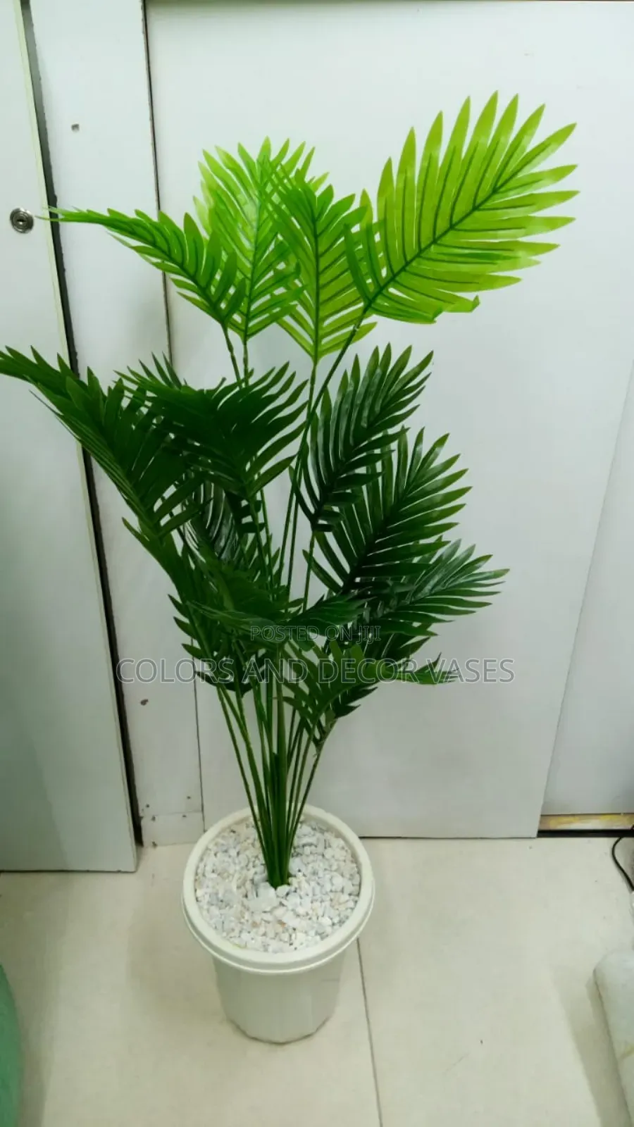 Palm Long 1.2m With Vase and Pebble Stones