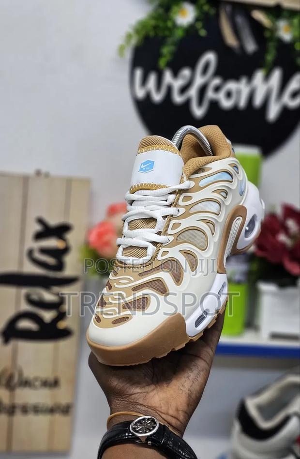 D Airmax Pus 39 45 at 42001st Leathernow on Offer - main view