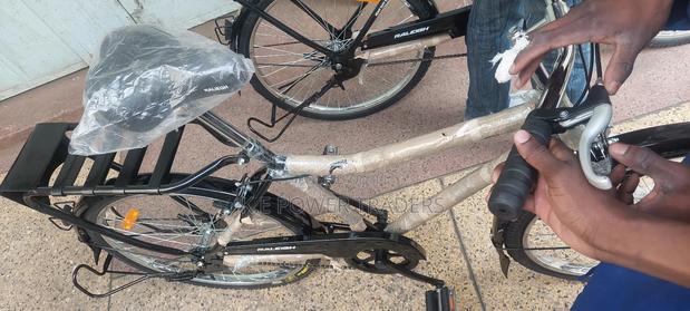 26 Inch Raleigh Adult Bicycle - thumbnail 3