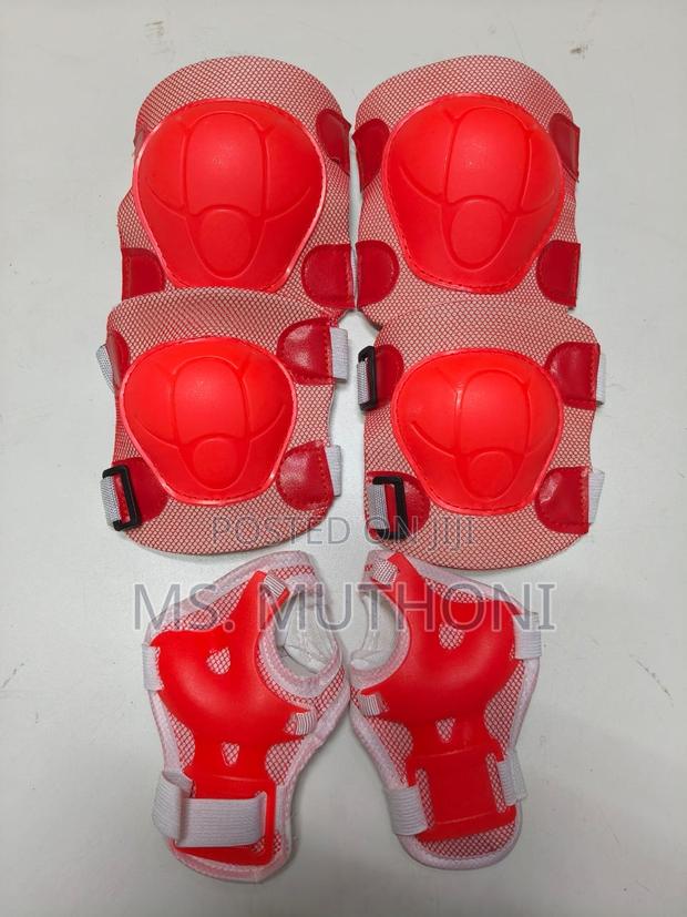 Protective Gear for Riding/ Skating - thumbnail 3