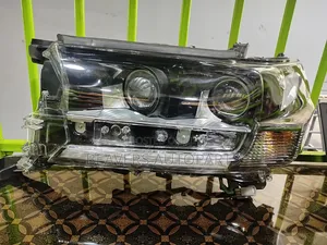 Landcruiser LC 200 Headlight Black Shade