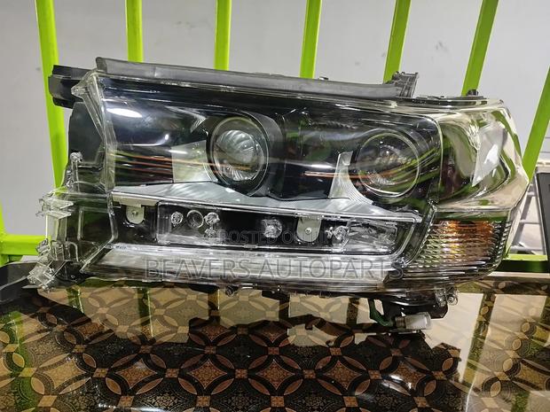 Landcruiser LC 200 Headlight Black Shade - main view