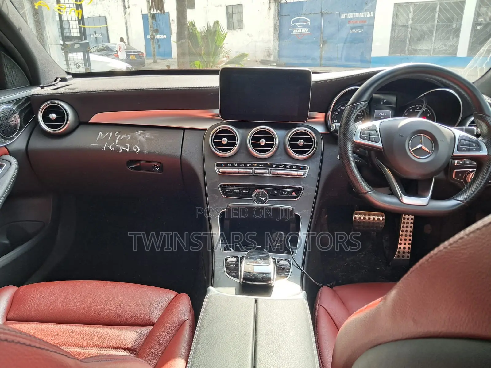 Mercedes-Benz C200 2017 Red