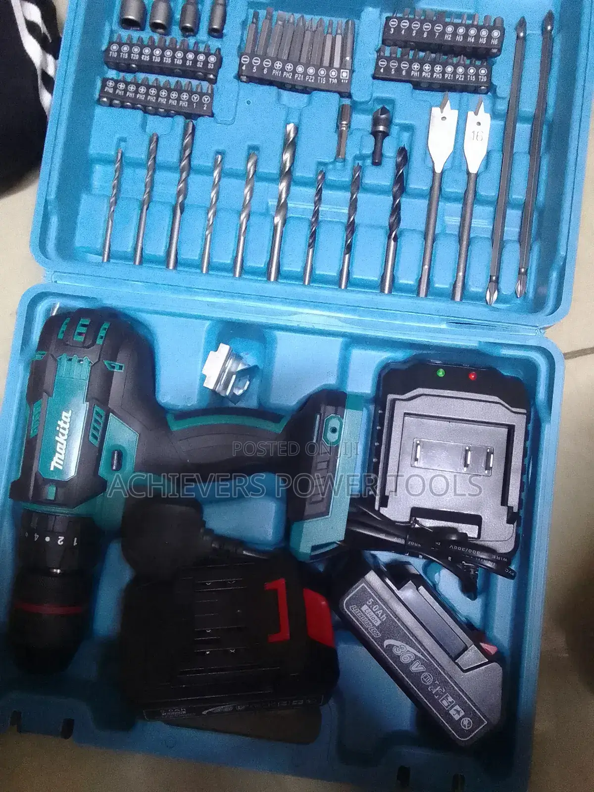 Cordless Drill/Makita Rechargeable Drill