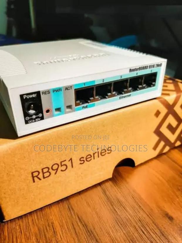 Mikrotik Rb951ui-2hnd 2.4ghz Ap 5 Ethernet Ports - main view