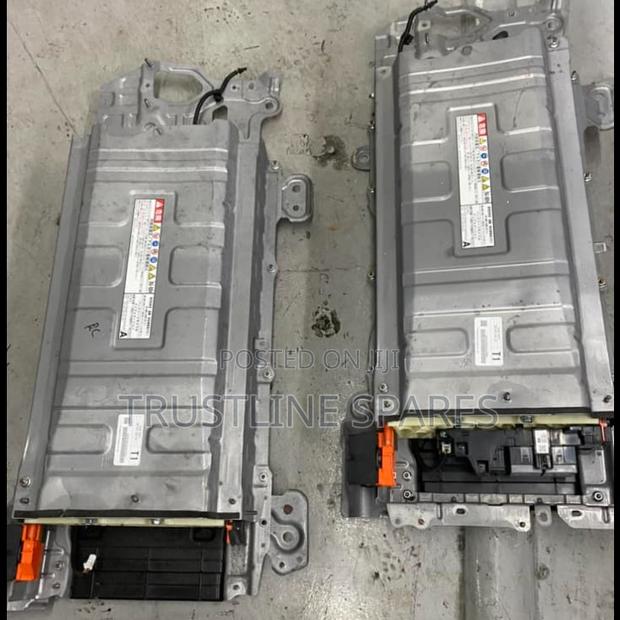 Toyota Voxy Hybrid Cells