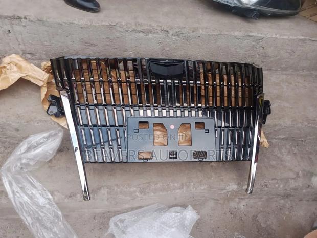 Toyota Noah 2015-2017 Esquire Grill