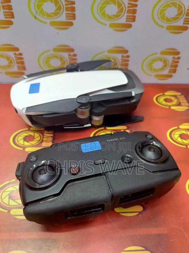 Mavic Air Drone With Extra Propeller - thumbnail 2