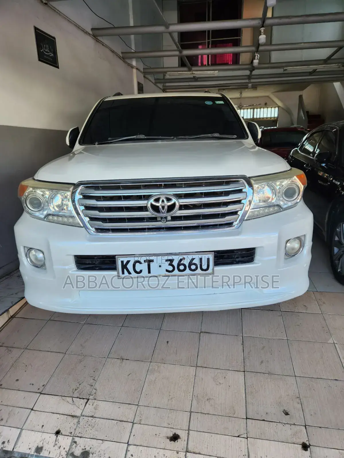 Toyota Land Cruiser 4.6 V8 AX 2013 Pearl