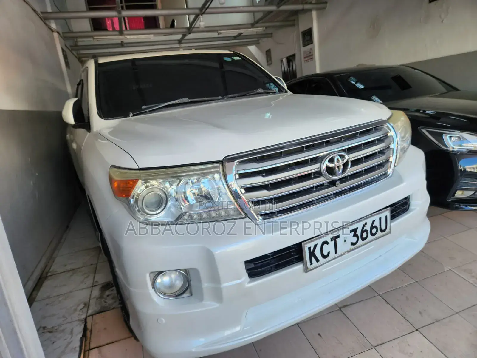 Toyota Land Cruiser 4.6 V8 AX 2013 Pearl