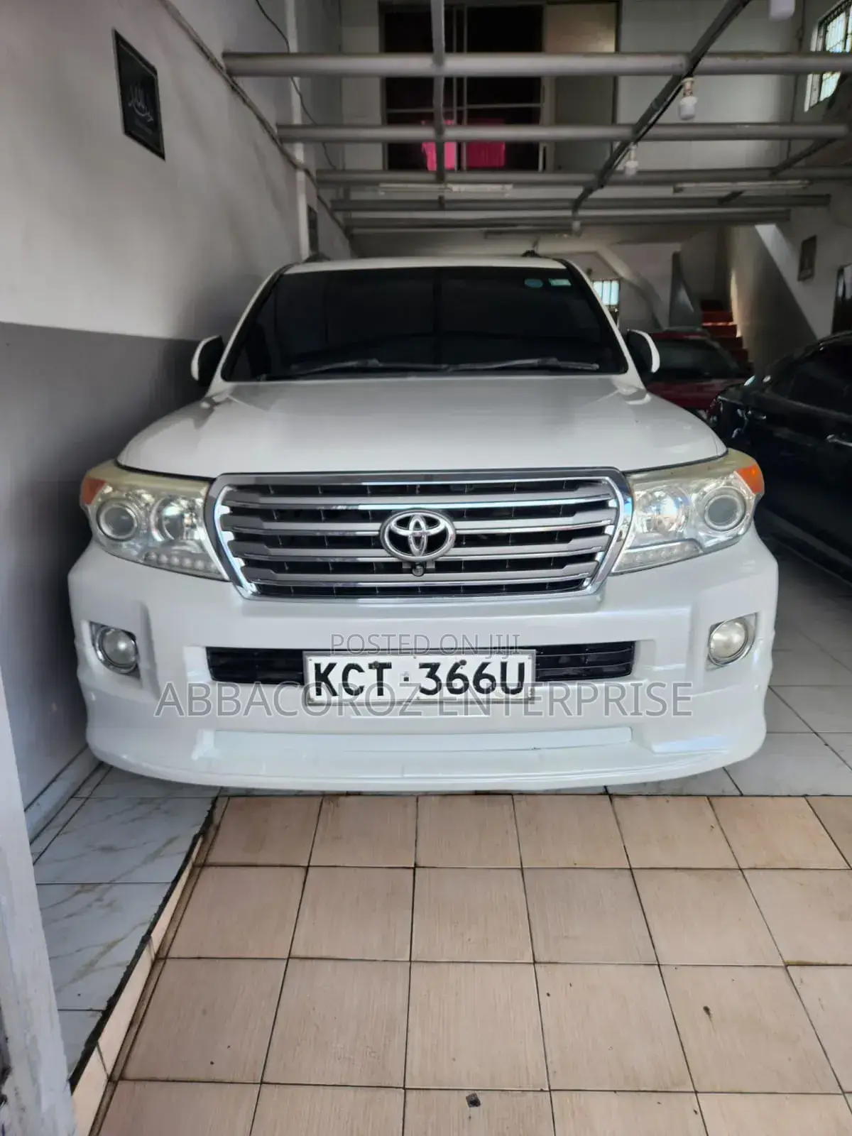 Toyota Land Cruiser 4.6 V8 AX 2013 Pearl