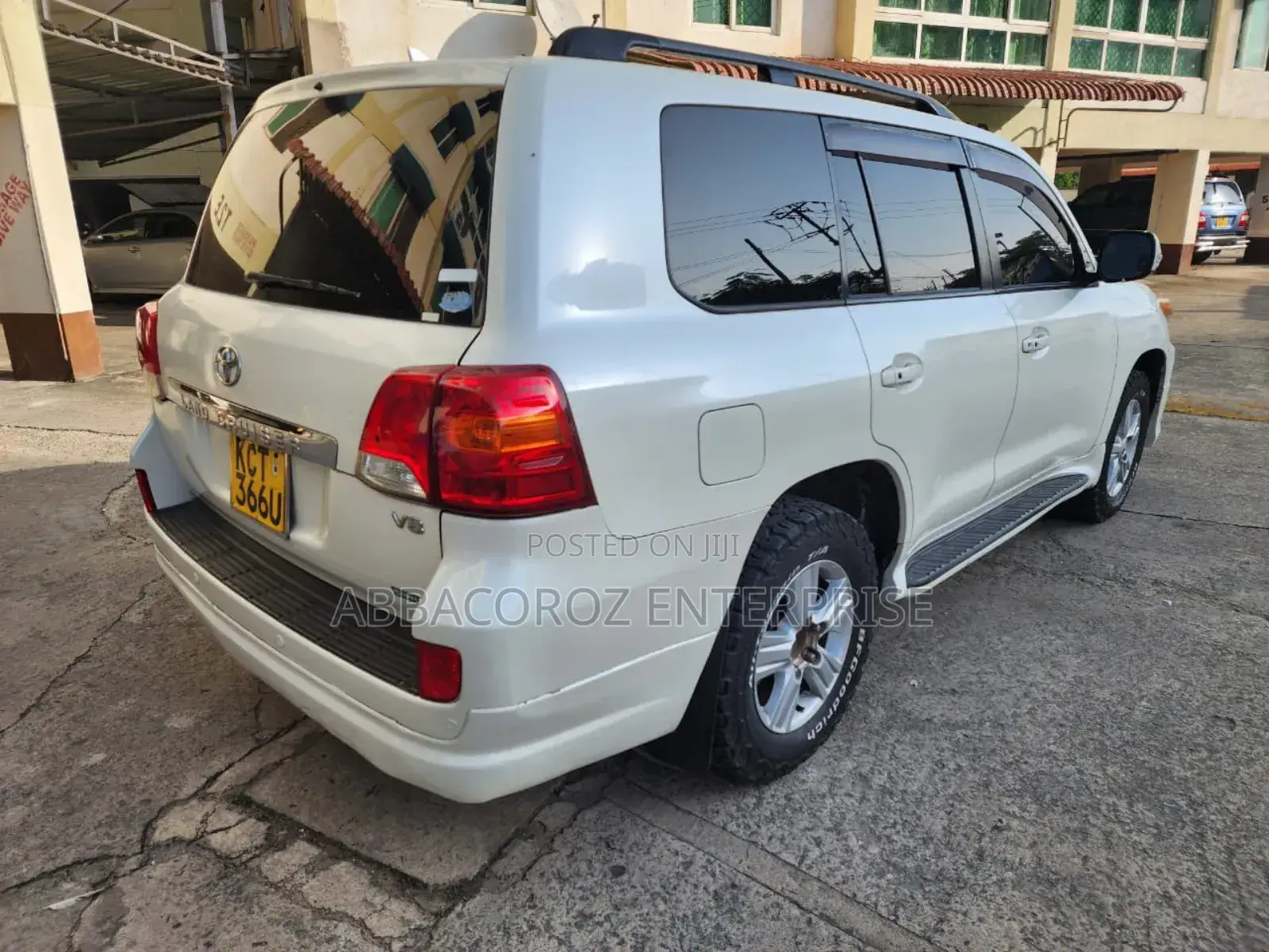 Toyota Land Cruiser 4.6 V8 AX 2013 Pearl