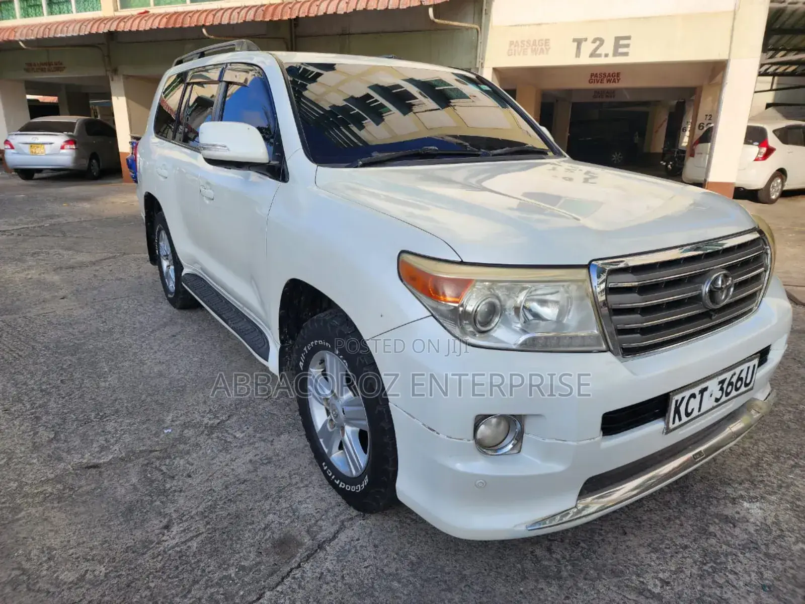 Toyota Land Cruiser 4.6 V8 AX 2013 Pearl