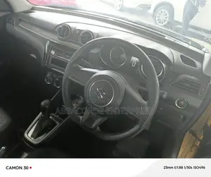 Suzuki Swift 2018 Gold