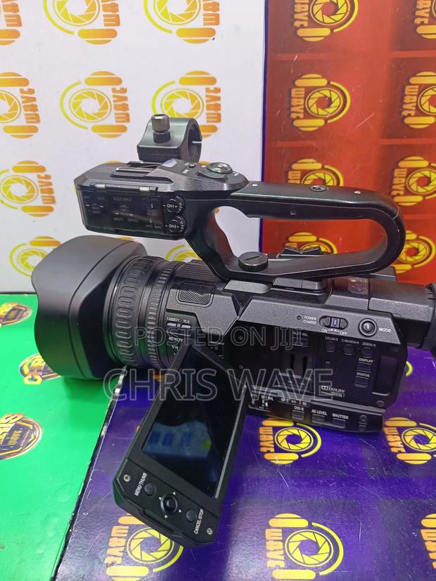 JVC Resolution Camcorder. Full Stream - thumbnail 3