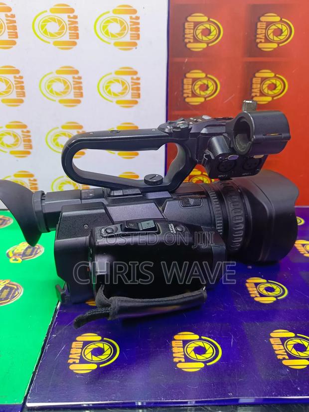 JVC Resolution Camcorder. Full Stream - thumbnail 4