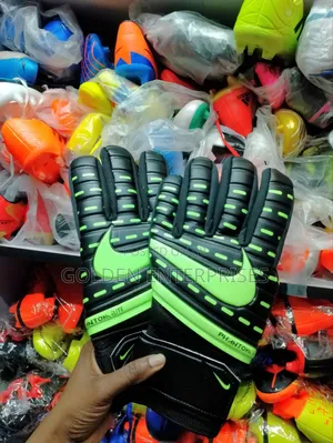Phantom Elite Goalkeeper Gloves