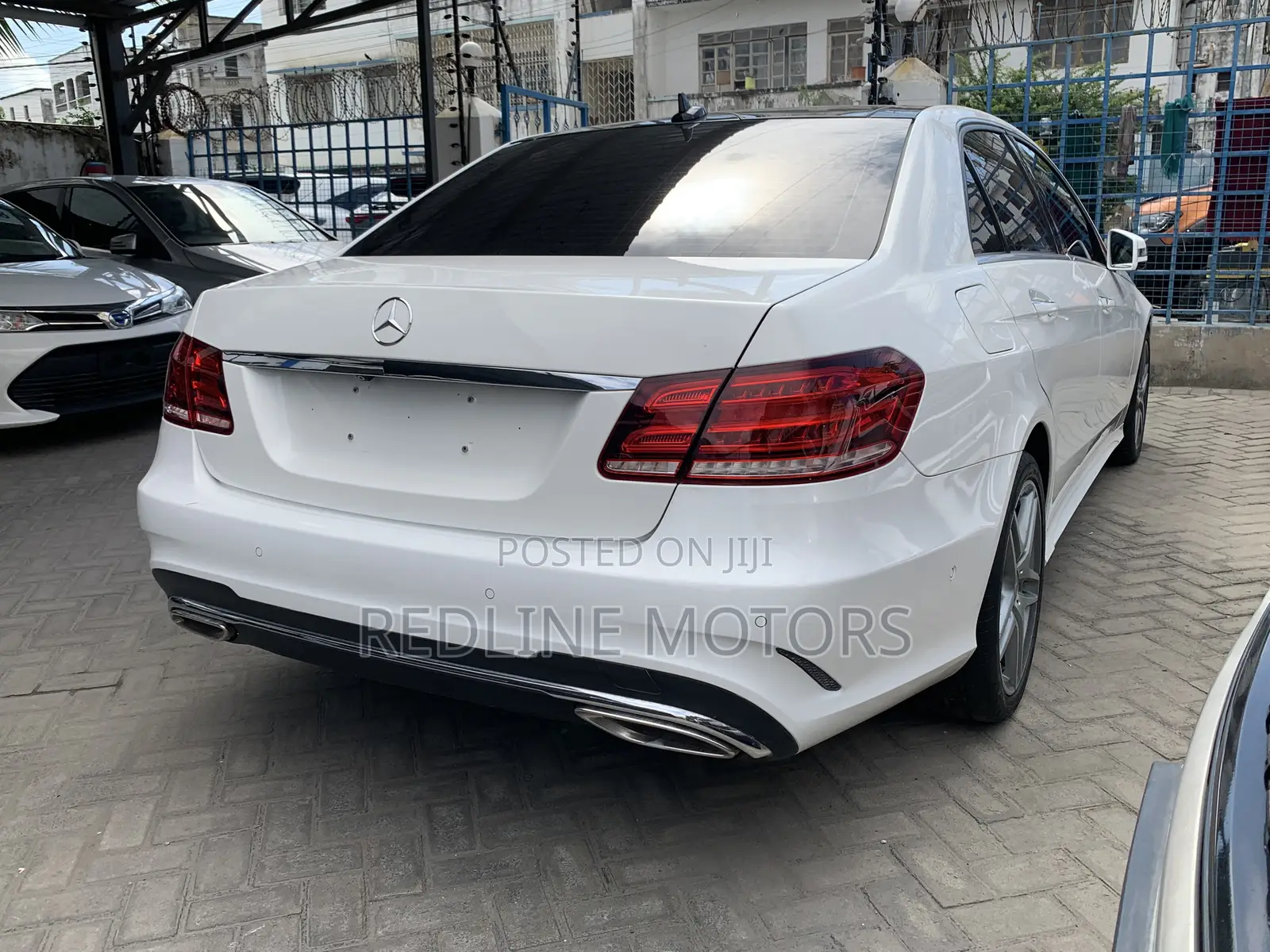 Mercedes-Benz E220 2017 Pearl