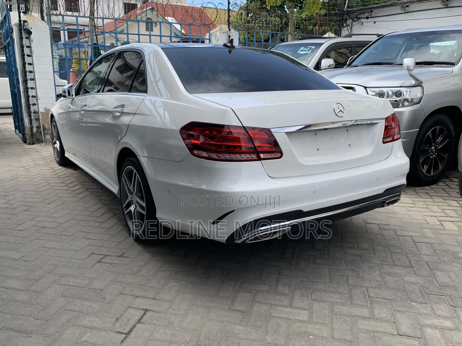 Mercedes-Benz E220 2017 Pearl