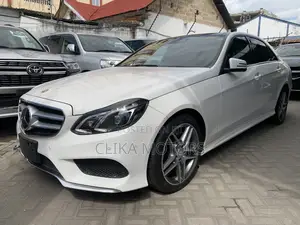 Mercedes-Benz E220 2017 Pearl