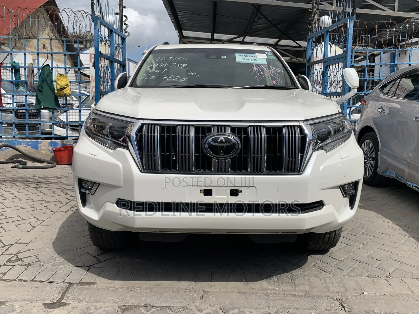 Toyota Land Cruiser Prado 2.8 2019 Off white