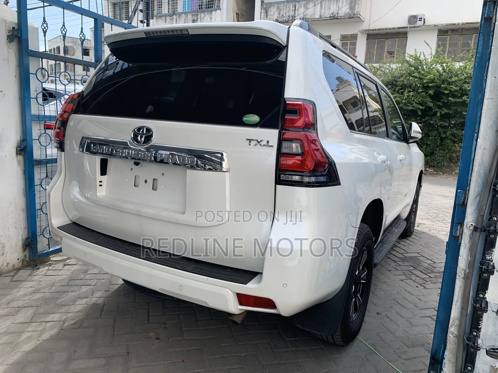 Toyota Land Cruiser Prado 2.8 2019 Off white