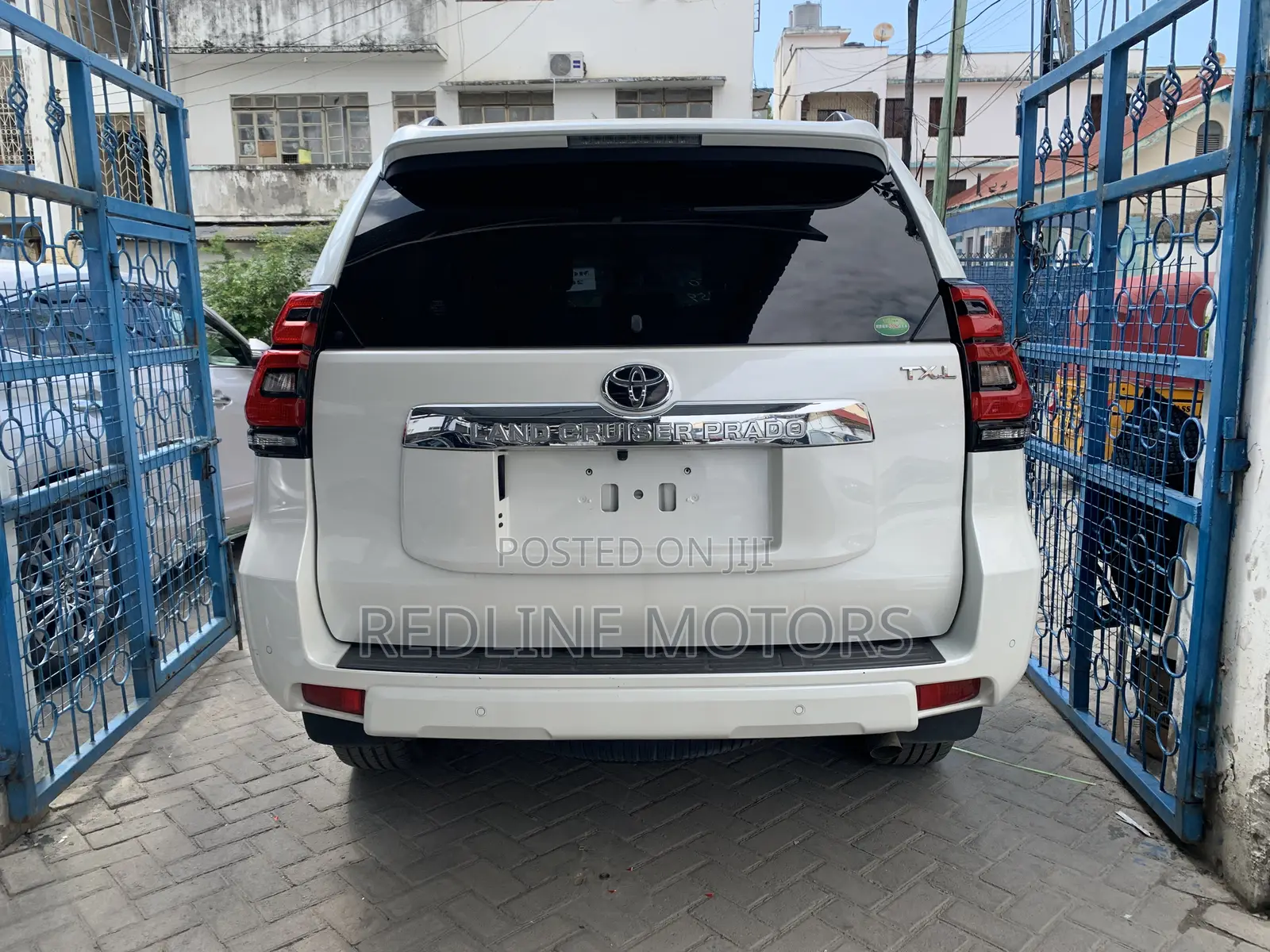 Toyota Land Cruiser Prado 2.8 2019 Off white
