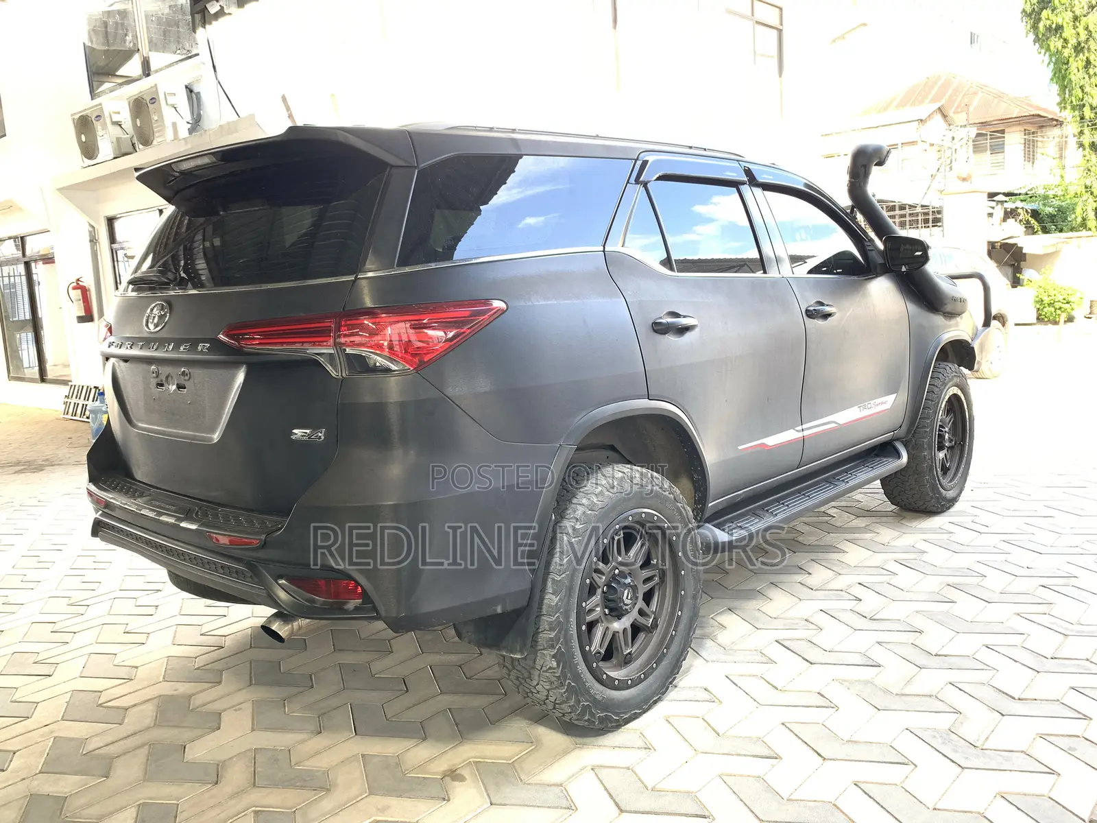 Toyota Fortuner 2.8 D AWD 2015 Gray