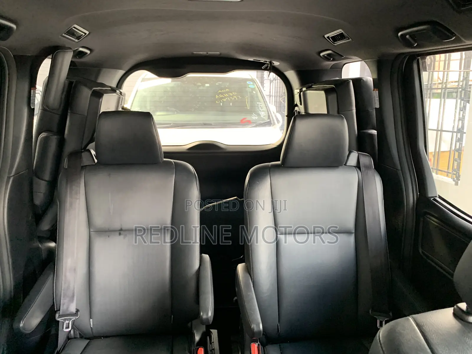 Toyota Esquire 1.8 FWD Hybrid (7 seater) 2017 Pearl