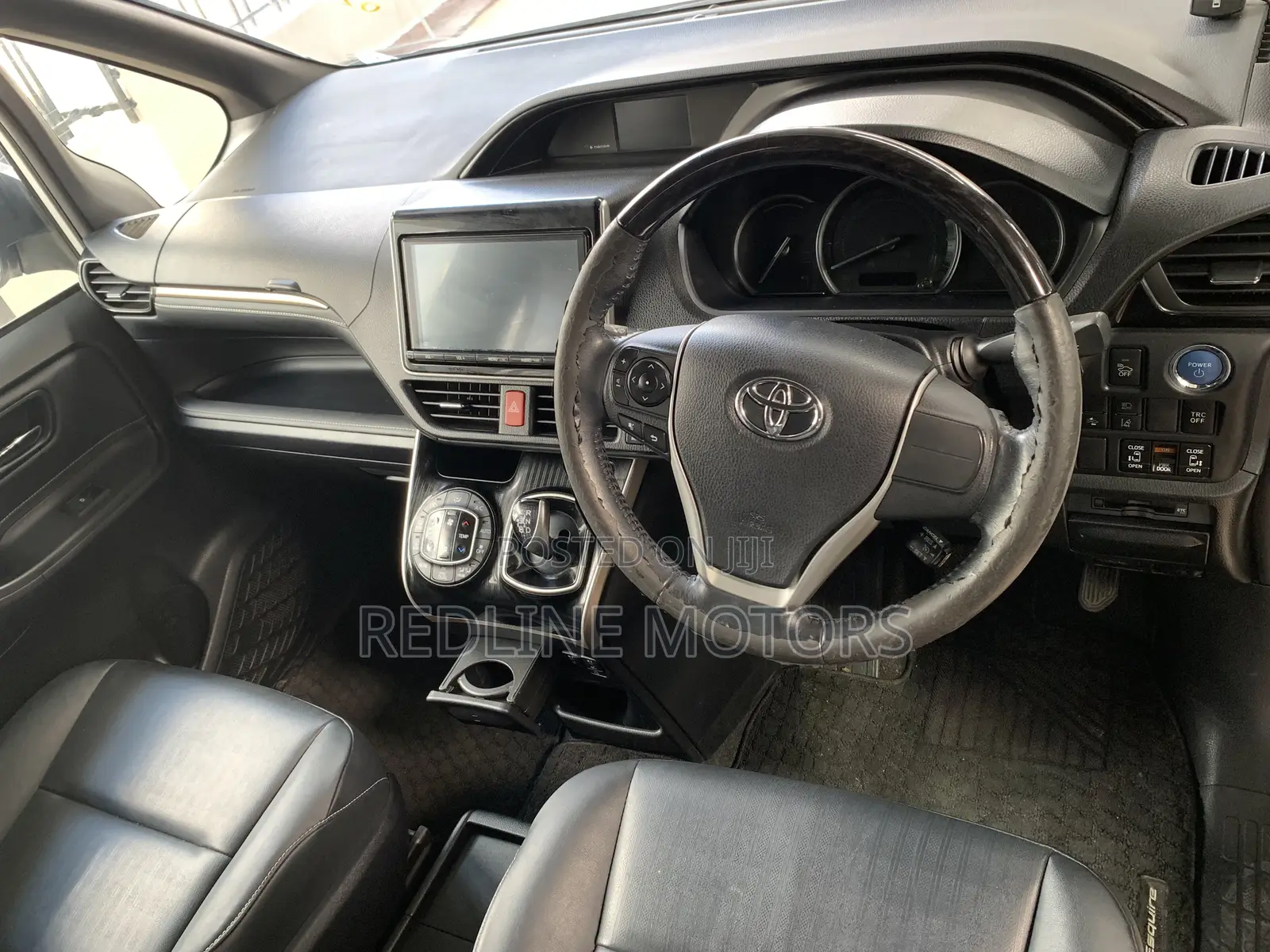 Toyota Esquire 1.8 FWD Hybrid (7 seater) 2017 Pearl