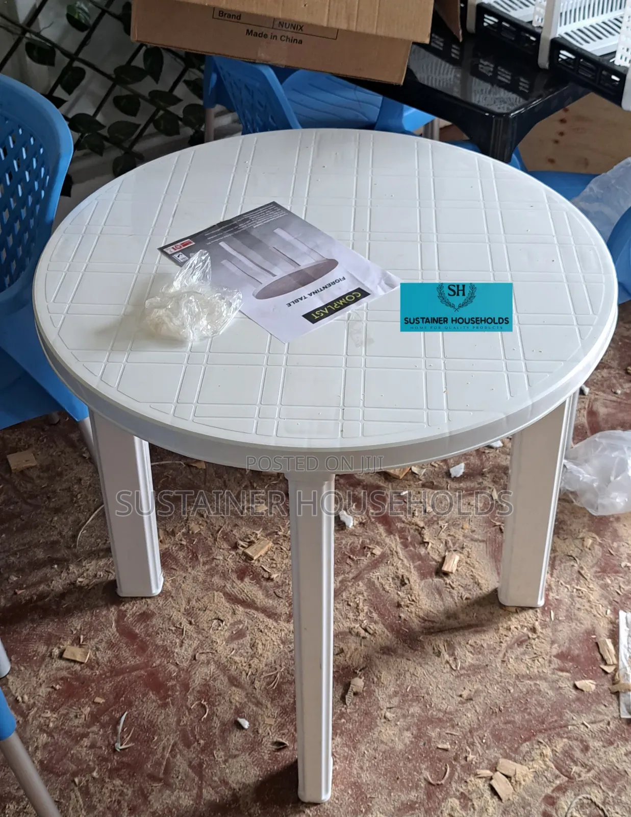 Strong White Round Plastic Table