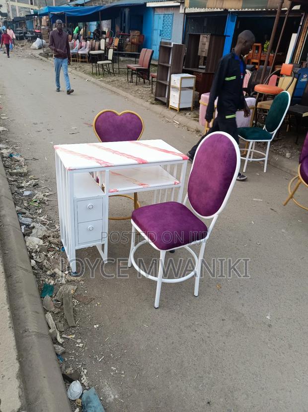 Manicure Set, Marble Table White Flowered and 2 Seats. - main view
