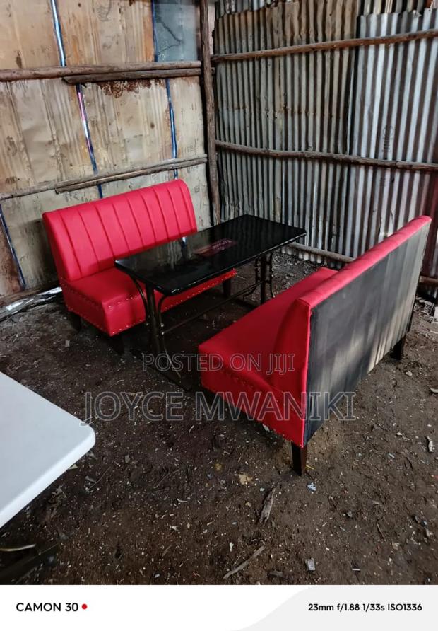 Restaurant Vip Set, 2 Couches and a Table  - thumbnail 2