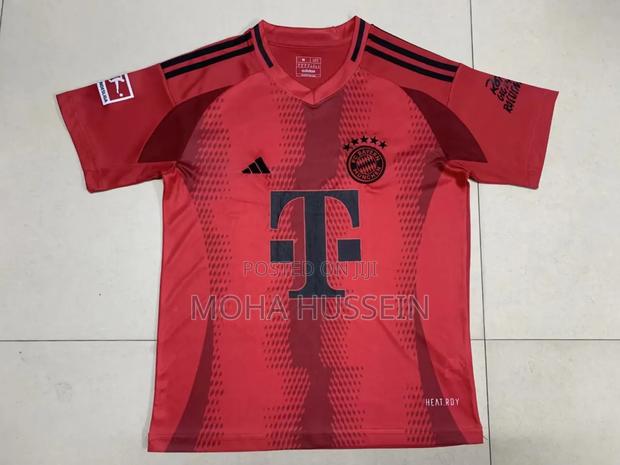 Liverpool New Season Jerseys - thumbnail 2