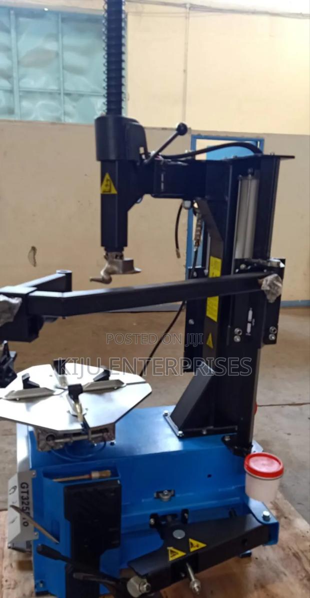 Quality Assured Tyre Changer Machine - thumbnail 4