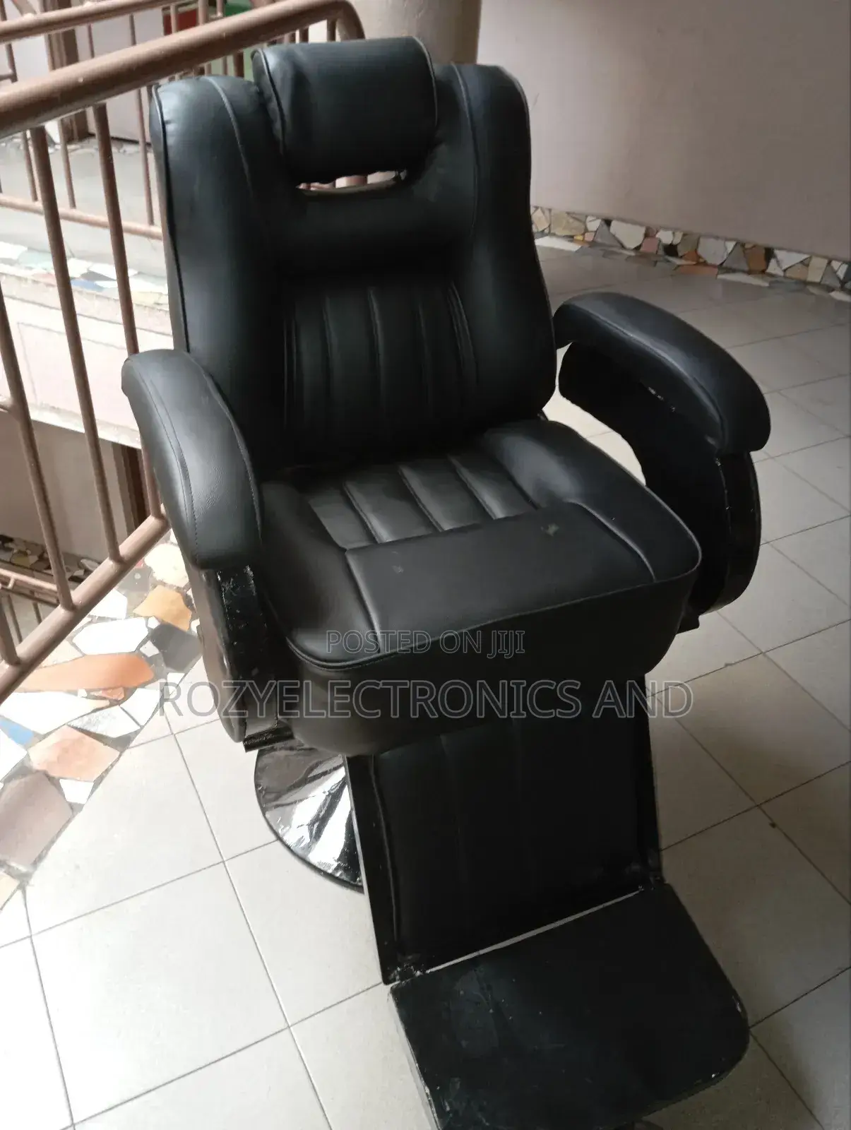 Kinyozi Chair at an Affordable Price