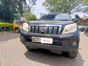 Toyota Land Cruiser Prado 2012 Black