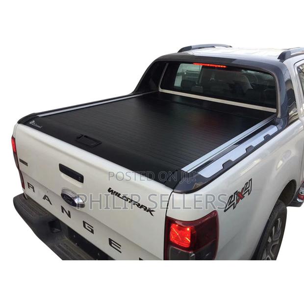 Aluminum Hand Retractable Pickup Truck Bed Cover Hard Tonnea