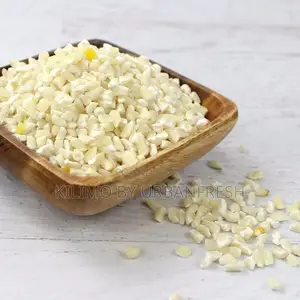 Broken Maize (1 Kg) Animal Feed. Moq 50kg / 70kg.
