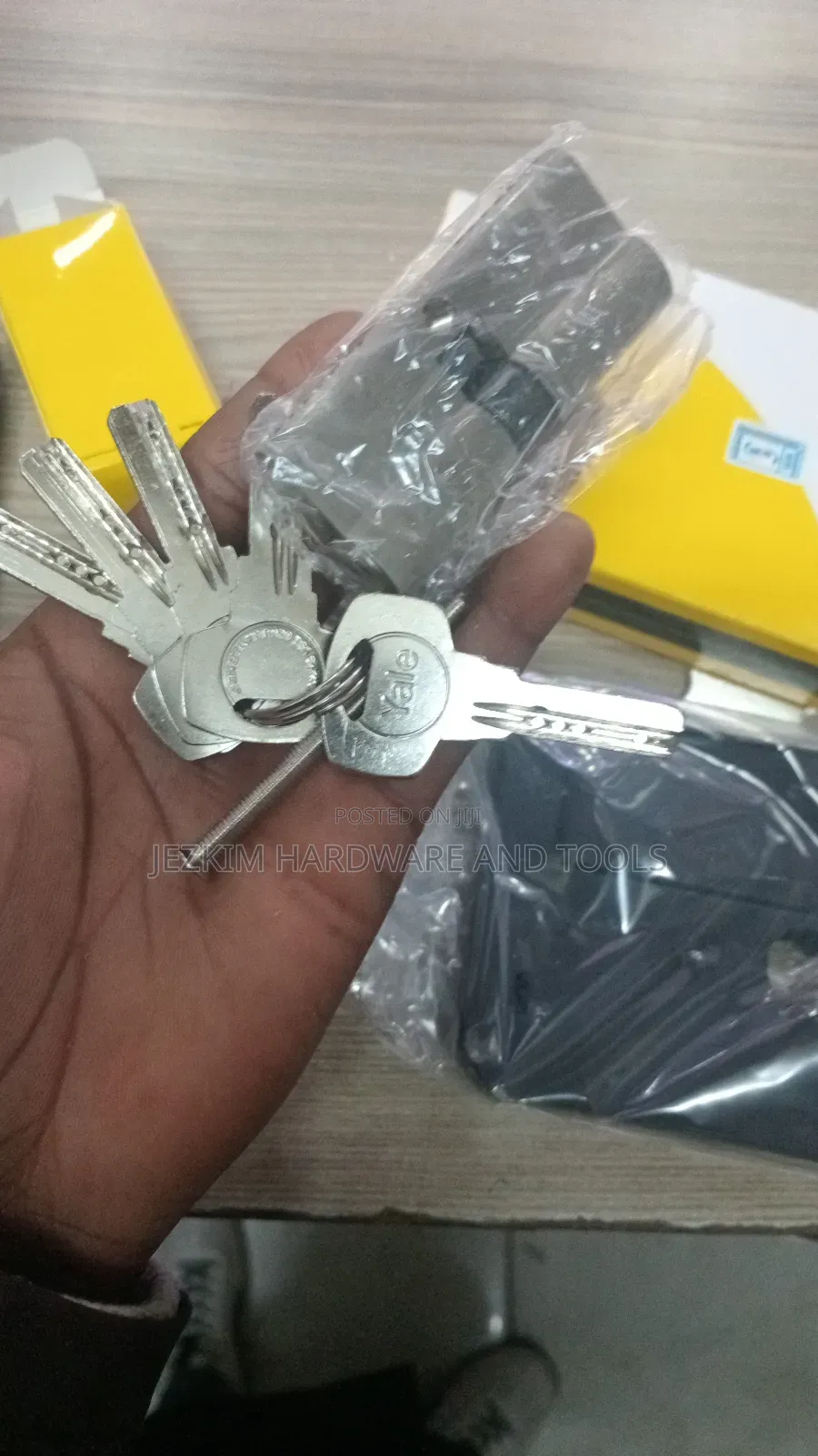 Deadlock Yale 3pins , 5keys With a Cylinder for Steel Doors