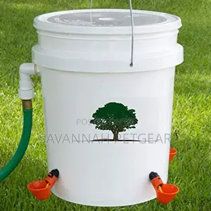 Red Plastic Backyard Water Feeder for Bird Quail Pigeon Duck